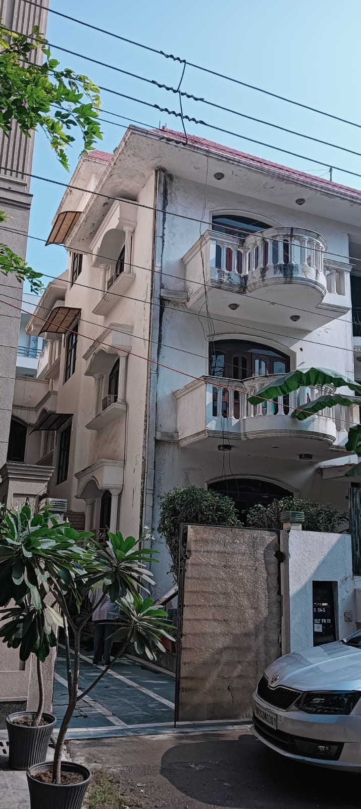 Resale 6+ Bedroom 5000 Sq.Ft. Independent House in DLF City Phase III, Sector 24 Gurgaon 6183438