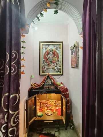 Furnished Amenities in 1 BHK Builder Floor at Dwarka Mor – for Sale