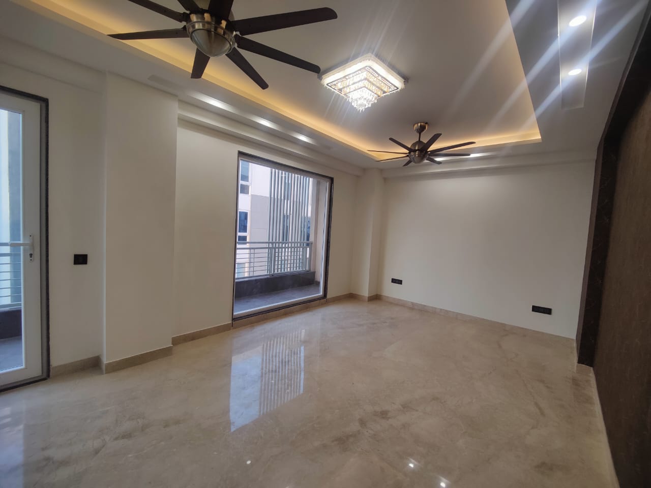 Resale 3 Bedroom 232 Sq.Yd. Builder Floor in Mayfield Garden Gurgaon 6184889