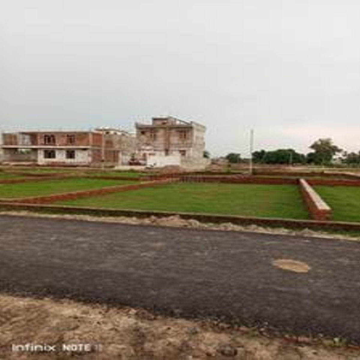 Resale 2152 Sq.Ft. Plot in Ansal Sushant Golf City Celebrity Gardens