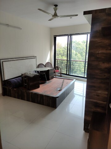 Bedroom in 3 BHK Apartment at Tain Square, Wanwadi – for Rent
