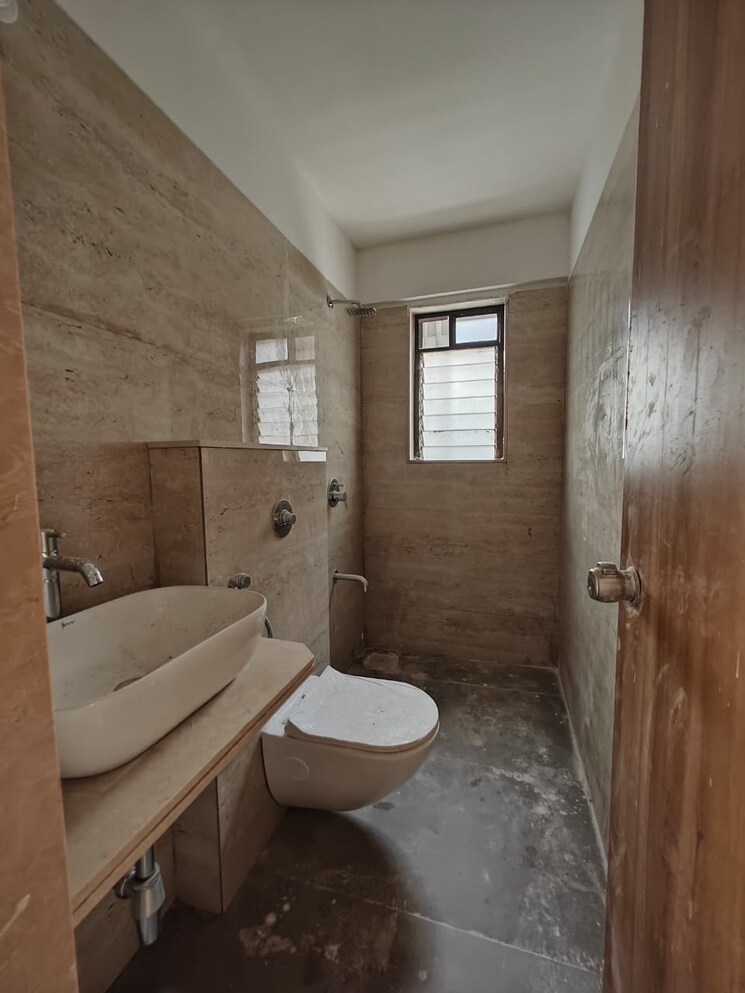 Bathroom, ashtavinayak-blue-breeze 2 Bedroom 950 Sq.Ft. Apartment In Andheri West Mumbai 6187097