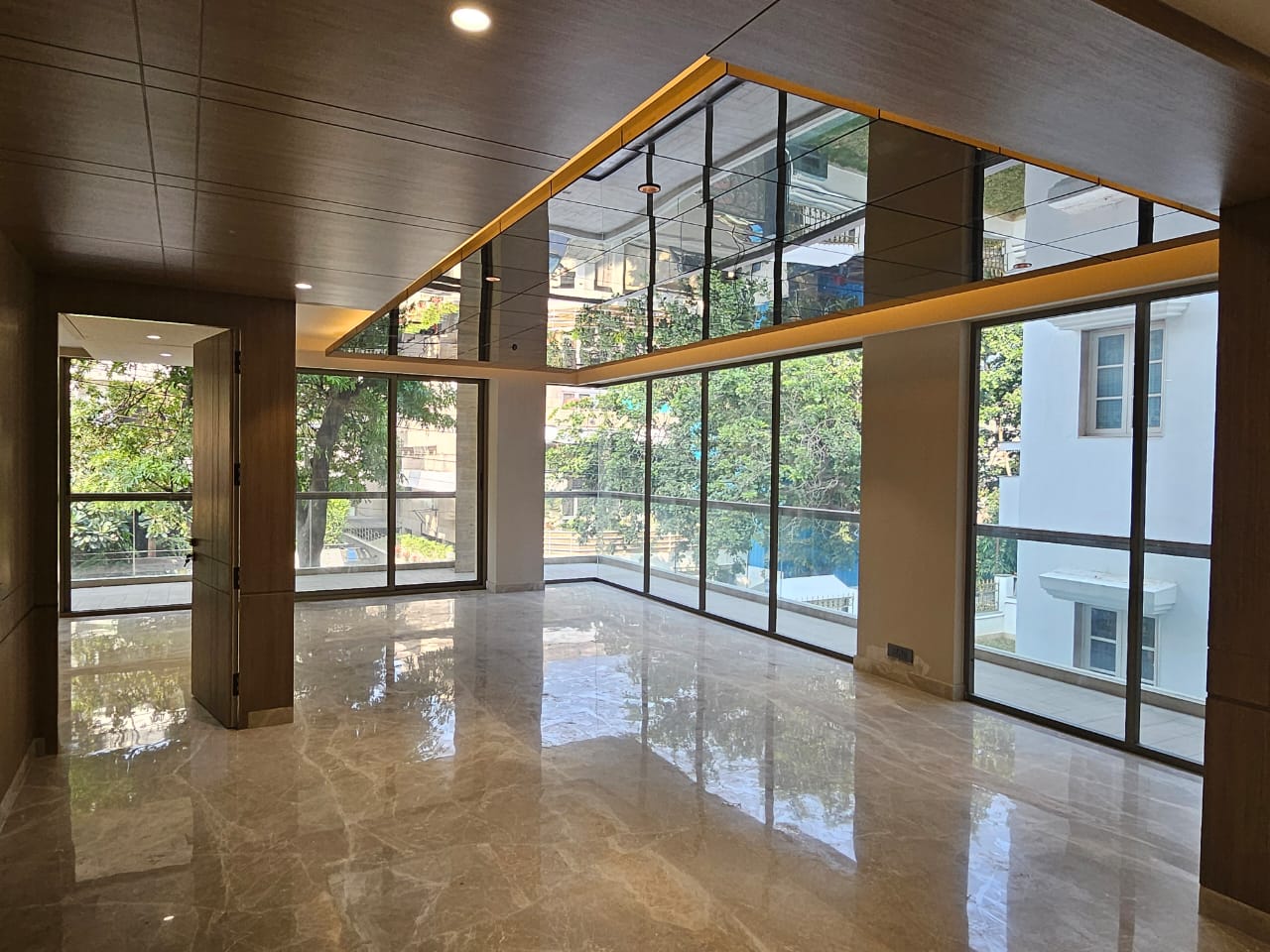 Rental 3 Bedroom 425 Sq.Yd. Builder Floor in Neeti Bagh SFS DDA Flats