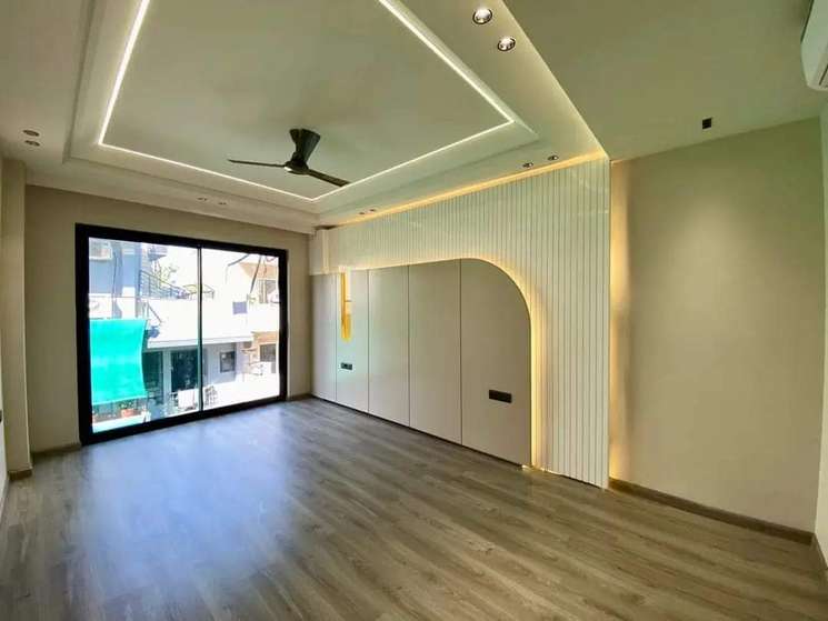 4 Bedroom 400 Sq.Yd. Builder Floor in Shanti Niketan Delhi