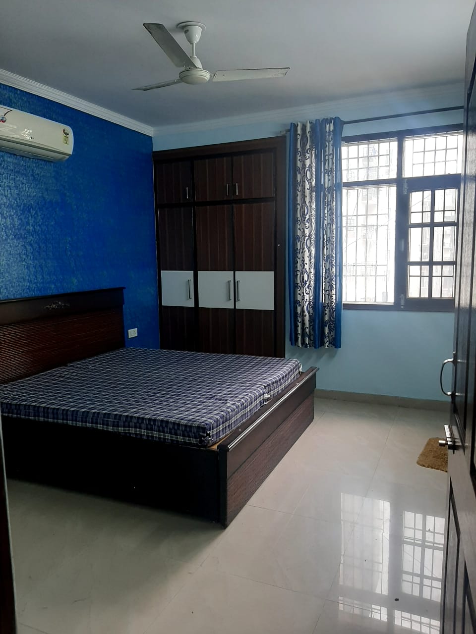 Rental 3 Bedroom 1850 Sq.Ft. Apartment in Vip Road Zirakpur 6196763