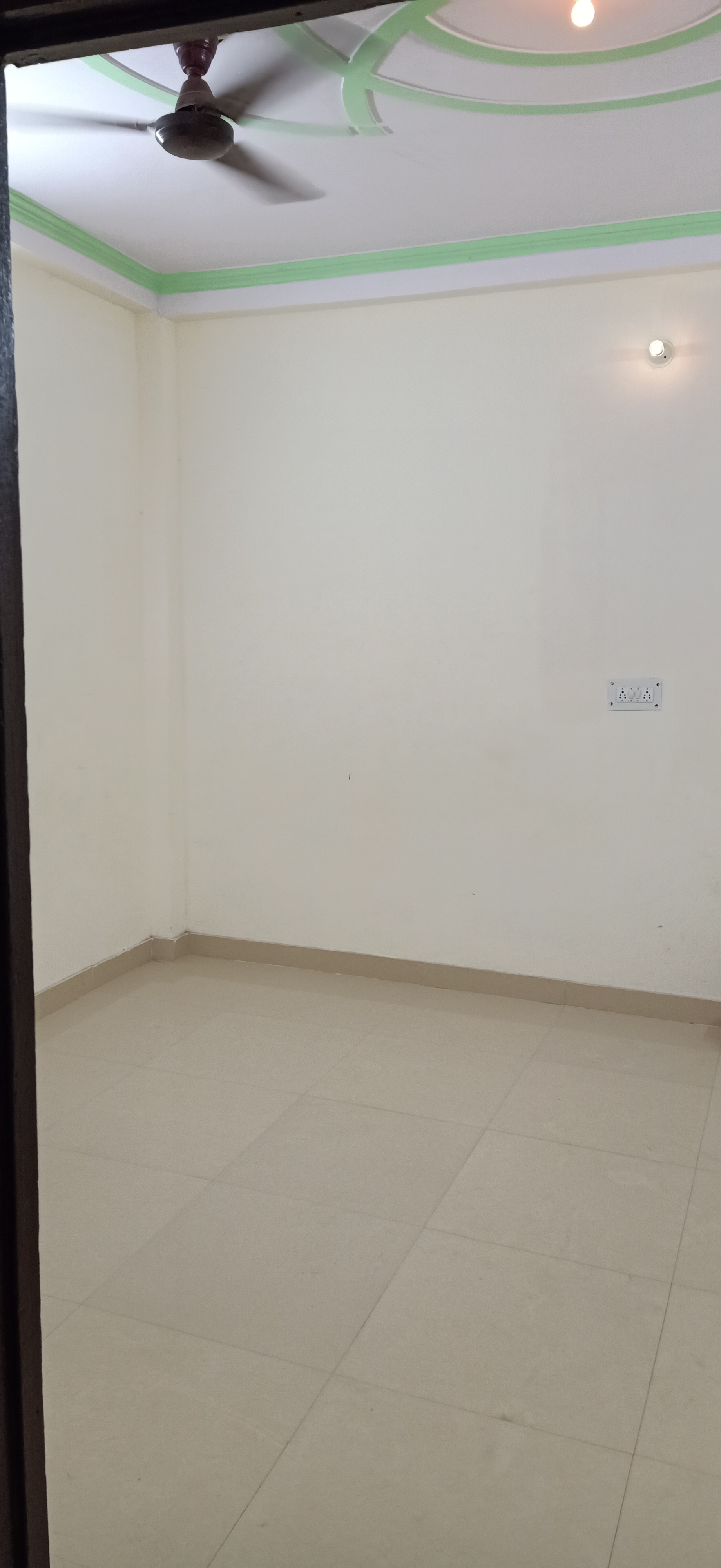 Rental 1 Bedroom 500 Sq.Ft. Independent House in New Ashok Nagar Delhi 6196878