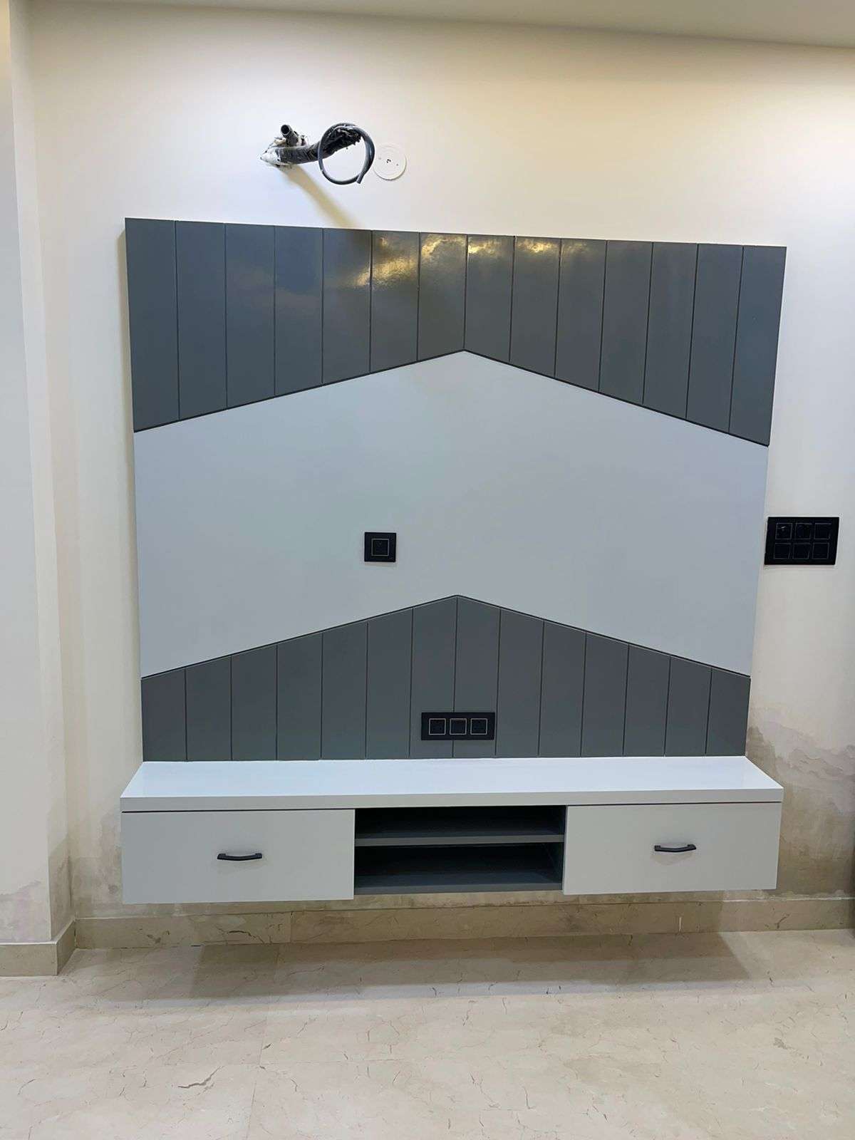 Modern Designer Wall Mounted TV Unit at Rs 800/square feet in Delhi