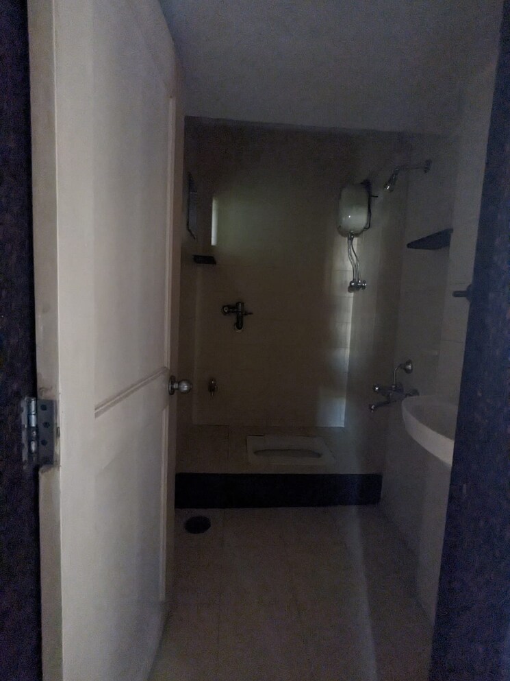 Bathroom, parsik nagar 1 Bedroom 600 Sq.Ft. Apartment In Parsik Nagar Thane 6198813