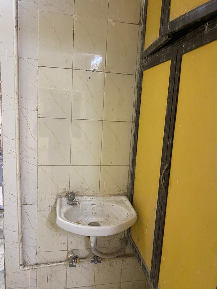 Bathroom, kharigaon 3 Bedroom 1230 Sq.Ft. Independent House In Kharigaon Thane 6198939