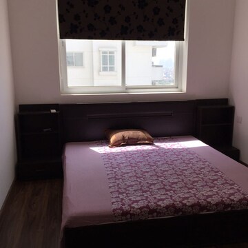 Bedroom in 3 BHK Apartment at Emaar The Palm Drive-The Premier Terraces, Sector 66 – for Rent