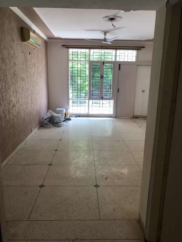3 Bedroom 300 Sq.Yd. Builder Floor in Mayfield Garden Gurgaon
