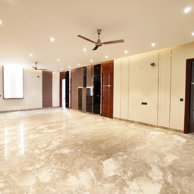 Room, sector 27 4 Bedroom 3200 Sq.Ft. Builder Floor In Sector 27 Gurgaon 6204342