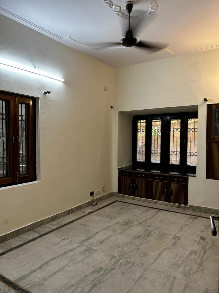 Resale 3 Bedroom 1350 Sq.Ft. Apartment in Ip Extension Delhi 5856930