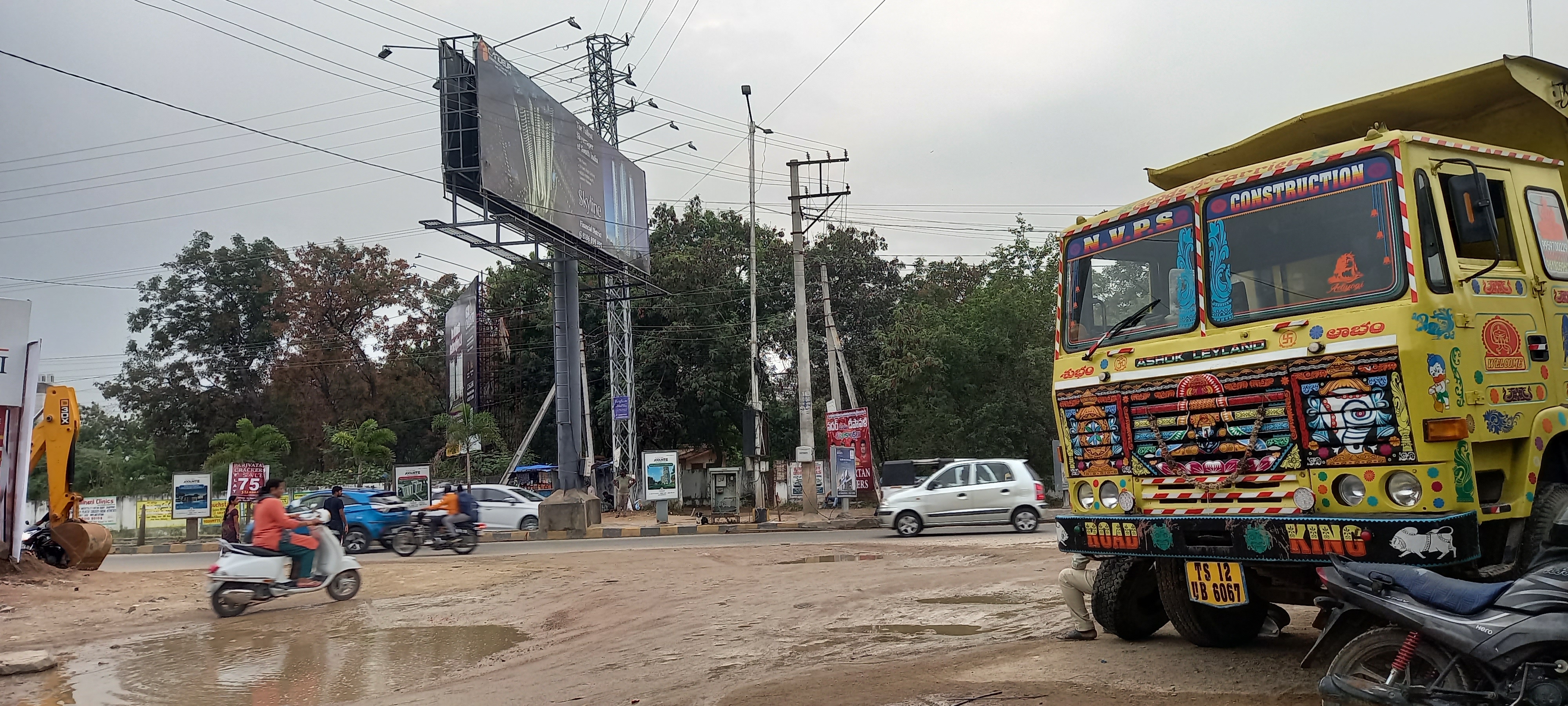 रेजिडेंशियल फ्लैट वर्ग फुट फॉर रीसेल इन चांदा नगर हैदराबाद  6204639