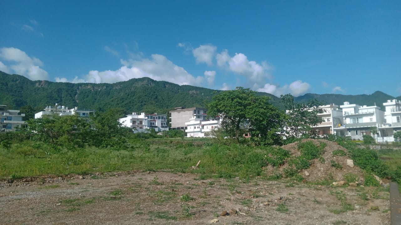 Resale 200 Sq.Yd. Plot in JakhaNRajpur Road Dehradun 6205456