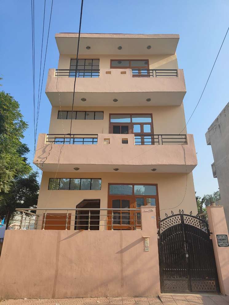5 Bedroom 87 Sq.Yd. Independent House in Sector 5 Gurgaon