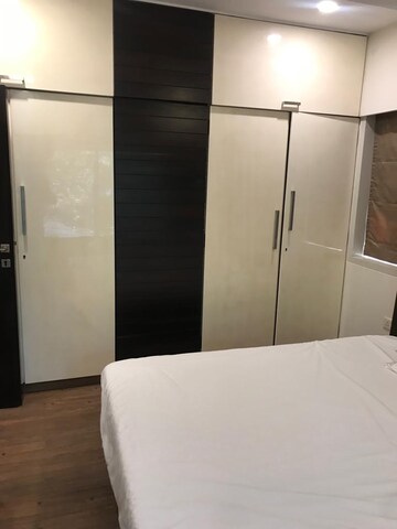 Bedroom in 2 BHK Apartment at Juhu – for Rent