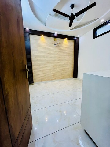 Kitchen in 2 BHK Builder Floor at Dwarka Mor – for Rent
