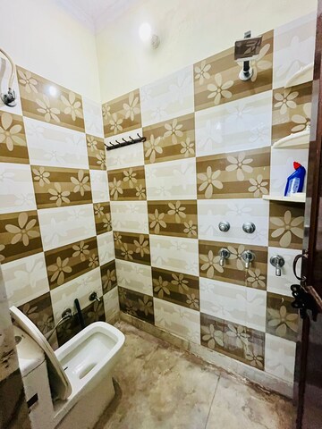 Floor Plan in 3 BHK Builder Floor at Dwarka Mor – for Rent