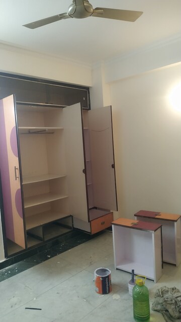 Room in 3 BHK Apartment at Mahagun Manor, Sector 50 – for Sale