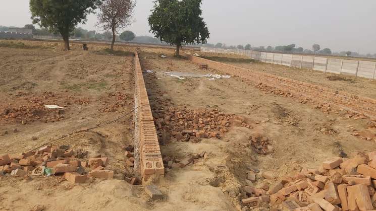 450 Sq.Ft. Plot in Parthala Khanjarpur Noida
