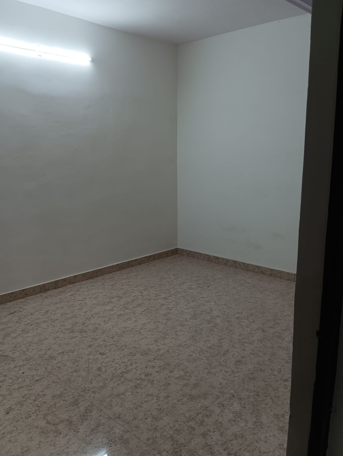 Rental 3 Bedroom 1500 Sq.Ft. Apartment in DDA Rosewood Apartment