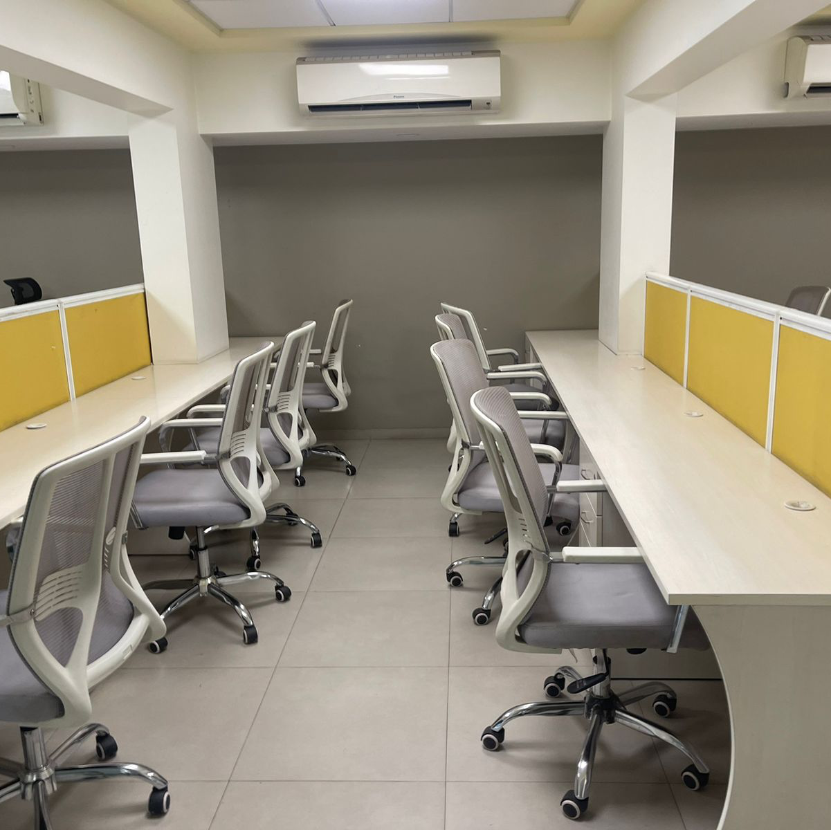 Rental Commercial Office Space 500 Sq.Ft. in Naupada Thane 6214851