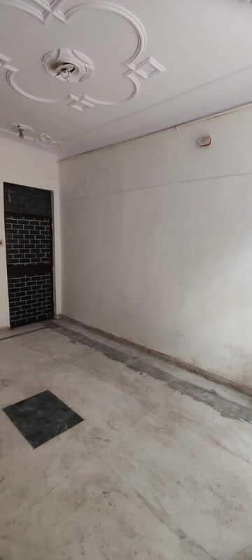 Room in 2 BHK Builder Floor at Dwarka Mor – for Rent