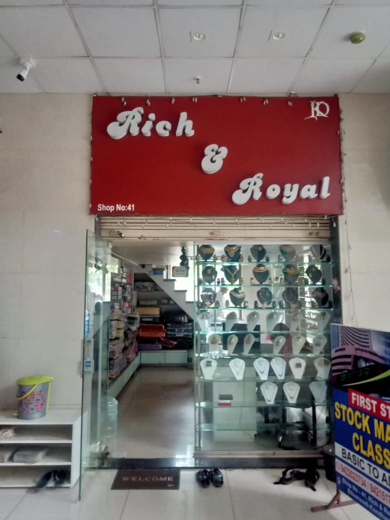 Resale Commercial Shop 350 Sq.Ft. in Kenjale Light House, Bibwewadi