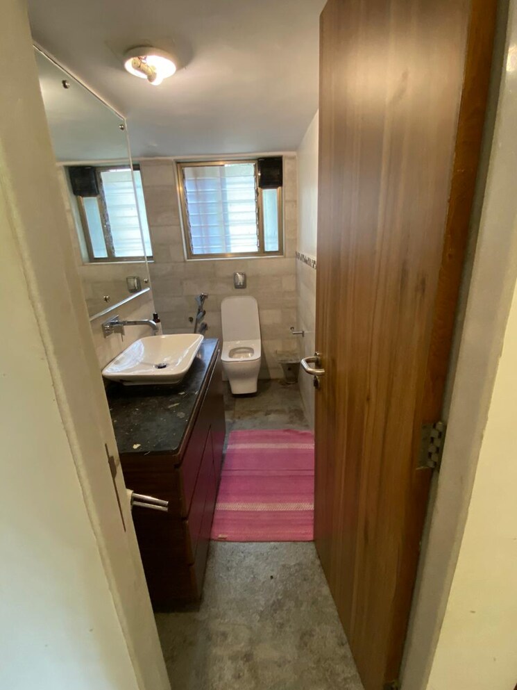 Attached Bathroom, chanchal-kalyan-complex 2 Bedroom 825 Sq.Ft. Apartment In Yari Road Mumbai 6217521