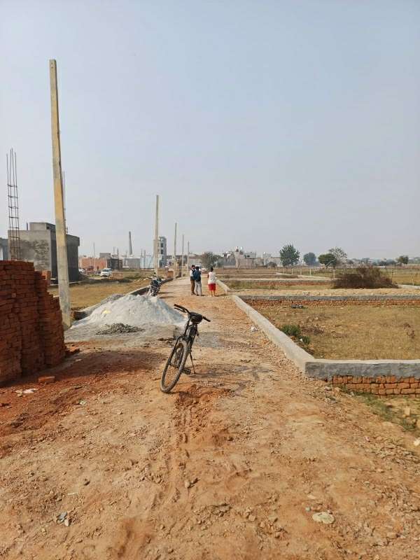 450 Sq.Ft. Plot in Aimnabad Greater Noida