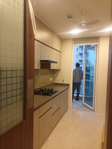 Room in 4 BHK Apartment at Ambience Tiverton, Sector 50 – for Rent