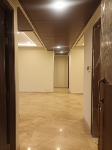 Building Lobby in 4 BHK Apartment at Ambience Tiverton, Sector 50 – for Rent