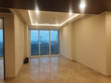 Room in 4 BHK Apartment at Ambience Tiverton, Sector 50 – for Rent