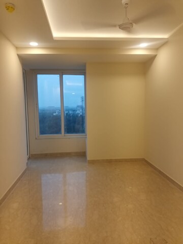 Room in 4 BHK Apartment at Ambience Tiverton, Sector 50 – for Rent
