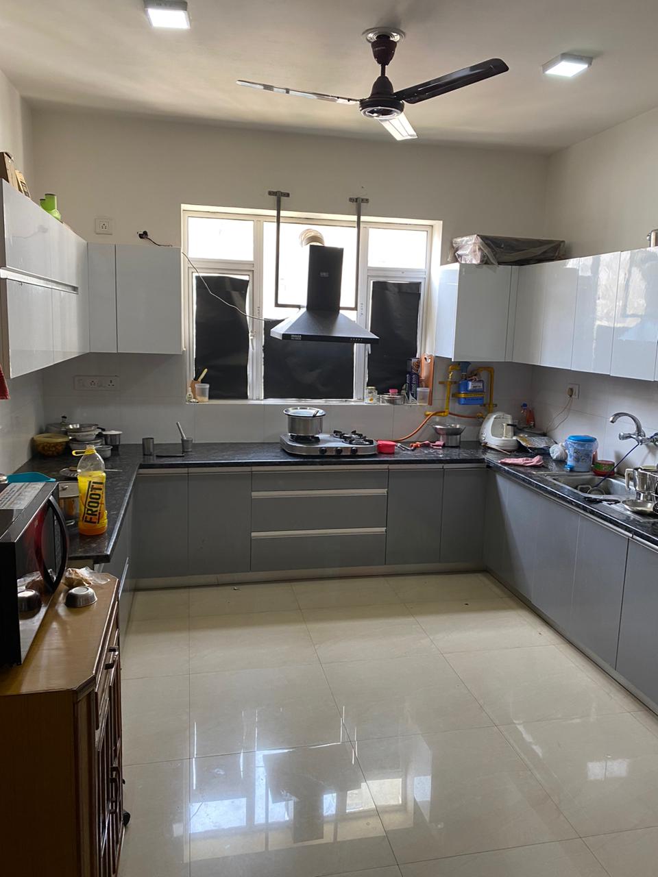 Rental 2.5 Bedroom 1120 Sq.Ft. Apartment in Ajnara Integrity, Raj Nagar