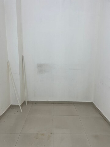 Room in  Office Space at Rustomjee Eaze Zone Mall, Malad West – for Rent