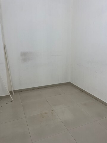 Room in  Office Space at Rustomjee Eaze Zone Mall, Malad West – for Rent