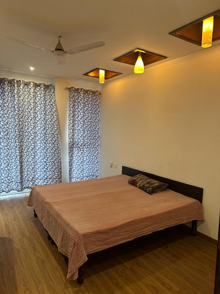 Rental 4 Bedroom 2700 Sq.Ft. Builder Floor in Sushant Lok 3, Sector 57