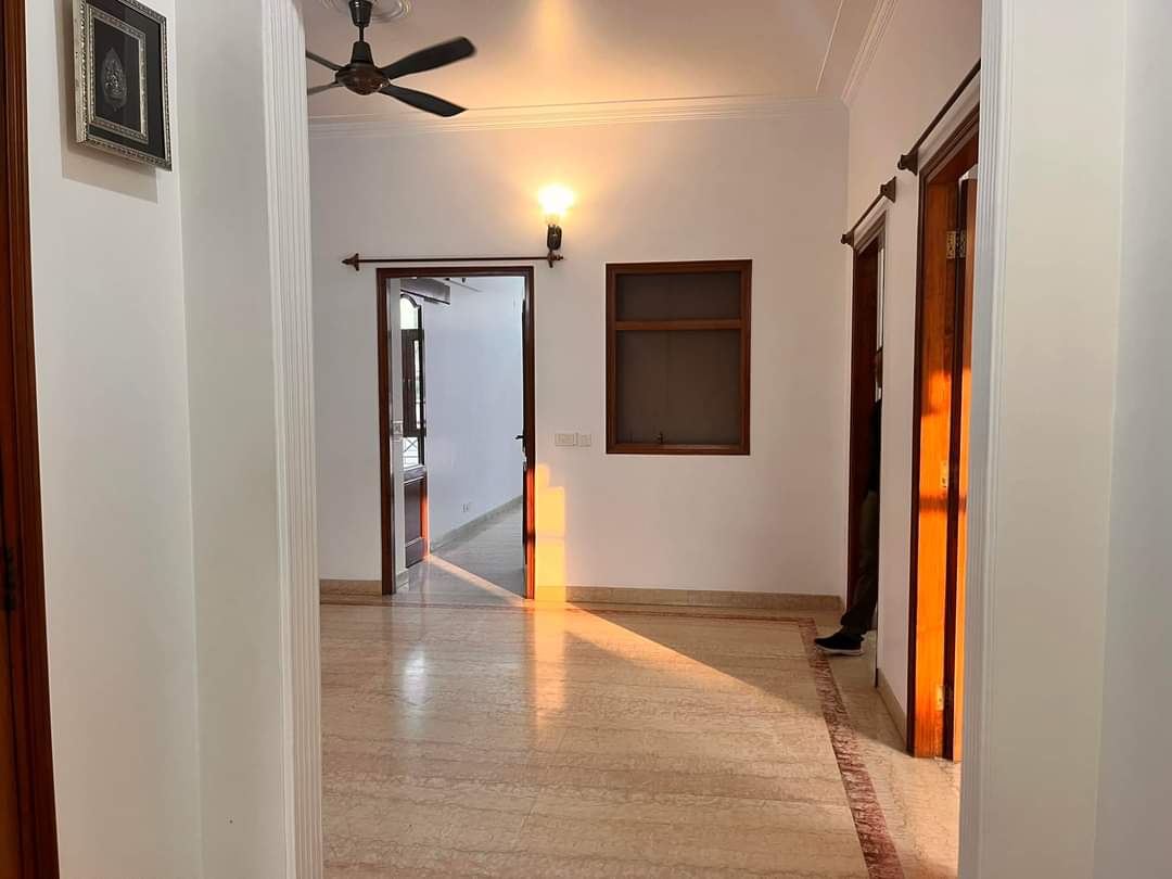 Rental 2 Bedroom 1200 Sq.Ft. Apartment in DLF Westend Heights, Sector
