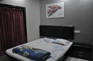 Master Bedroom in 3 BHK Villa at Lulla Nagar – for Rent