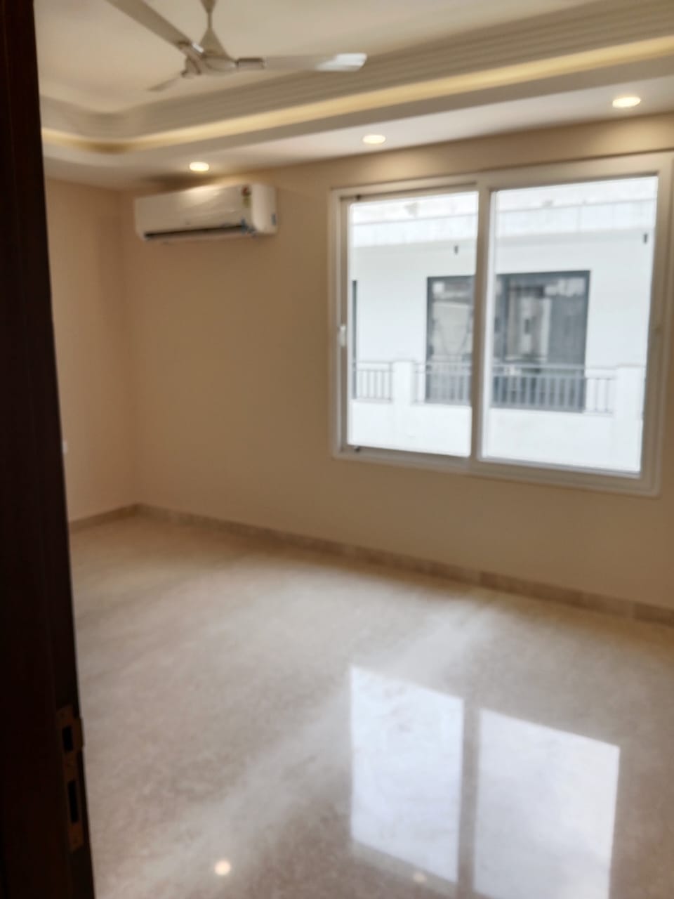 Resale 3 Bedroom 1800 Sq.Ft. Apartment in RWA Saket Block J, Saket