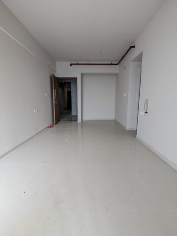 Room in 2 BHK Apartment at Rustomjee Urbania, Majiwada – for Rent