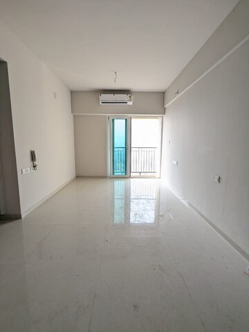 Room in 2 BHK Apartment at Rustomjee Urbania, Majiwada – for Rent
