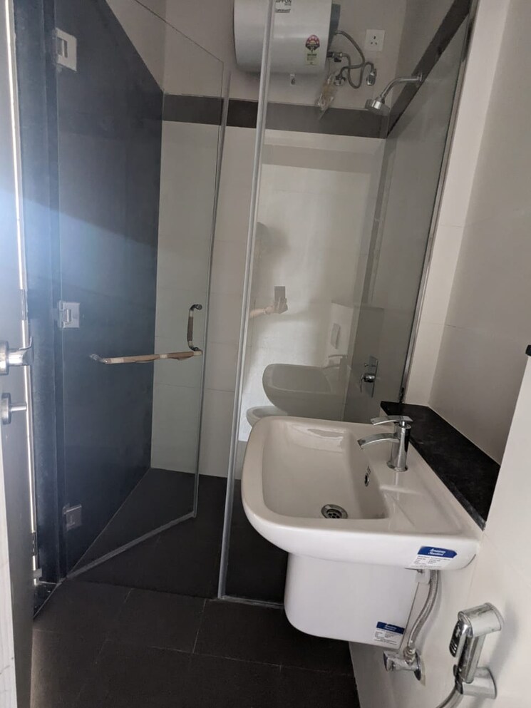 Bathroom, rustomjee-urbania 2 Bedroom 980 Sq.Ft. Apartment In Majiwada Thane 6229276