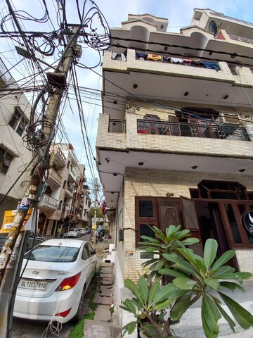 5 BHK Independent House – Exterior View View at Rohini Sector 15 - for Sale