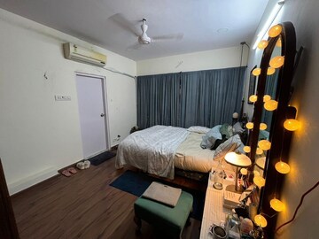 Bedroom in 2 BHK Apartment at Juhu – for Rent