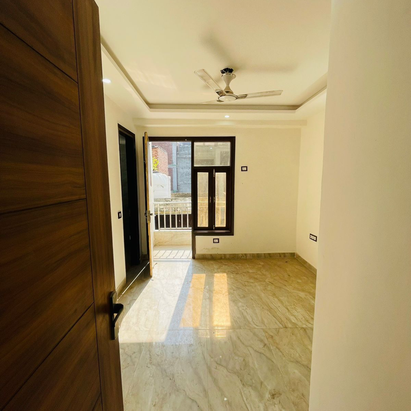 Resale 3 Bedroom 1100 Sq.Ft. Builder Floor in Hargobind Enclave