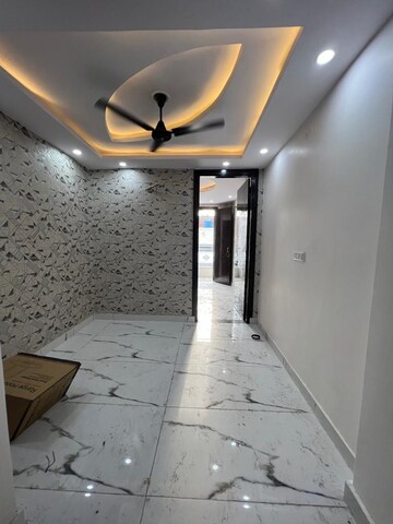 Building Lobby in 1 BHK Builder Floor at Dwarka Mor – for Rent