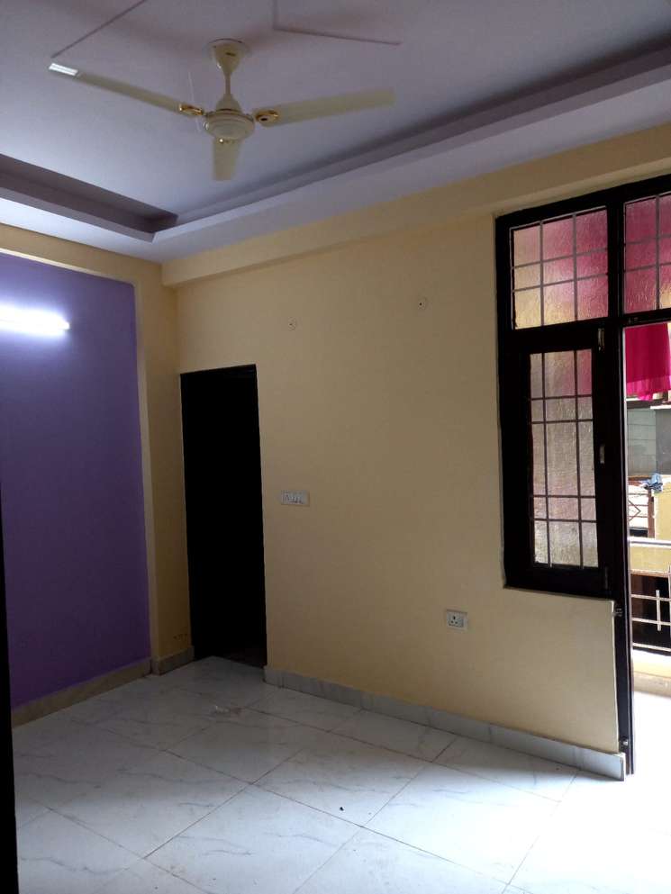 1.5 Bedroom 500 Sq.Ft. Builder Floor in Noida Ext Gaur City Greater Noida
